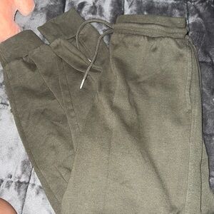 green garage sweatpants xs